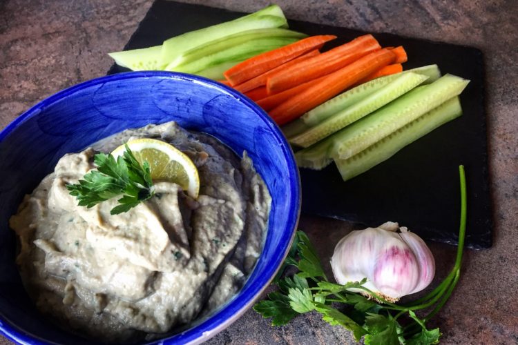 Hummus z pečeného lilku
